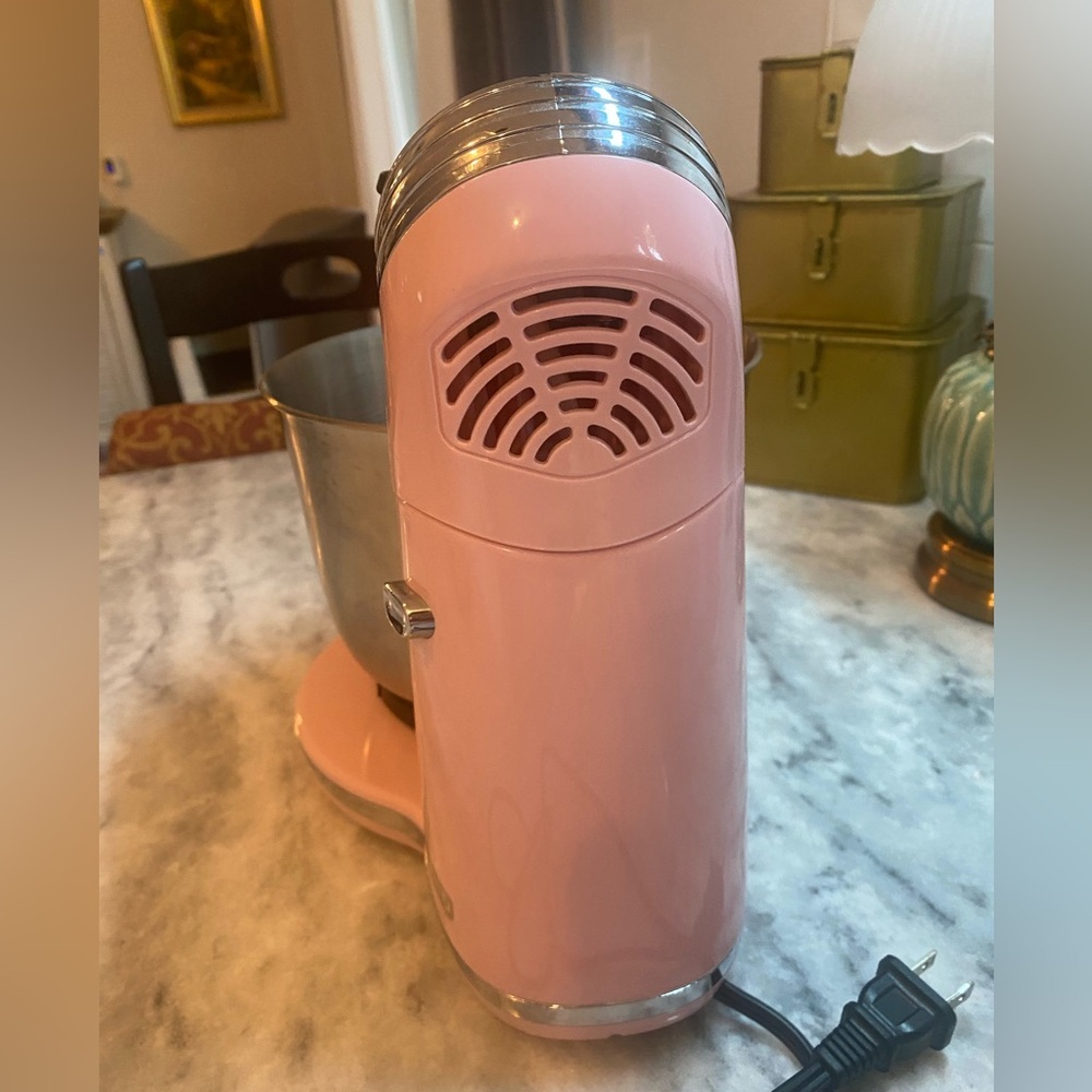 Dash Stand Mixer Pink w/ Stainless Steel Bowl & Attachments - Picture 8 of 17